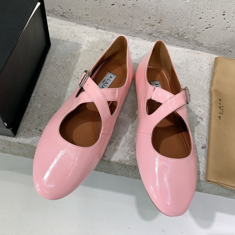 Other flat shoes